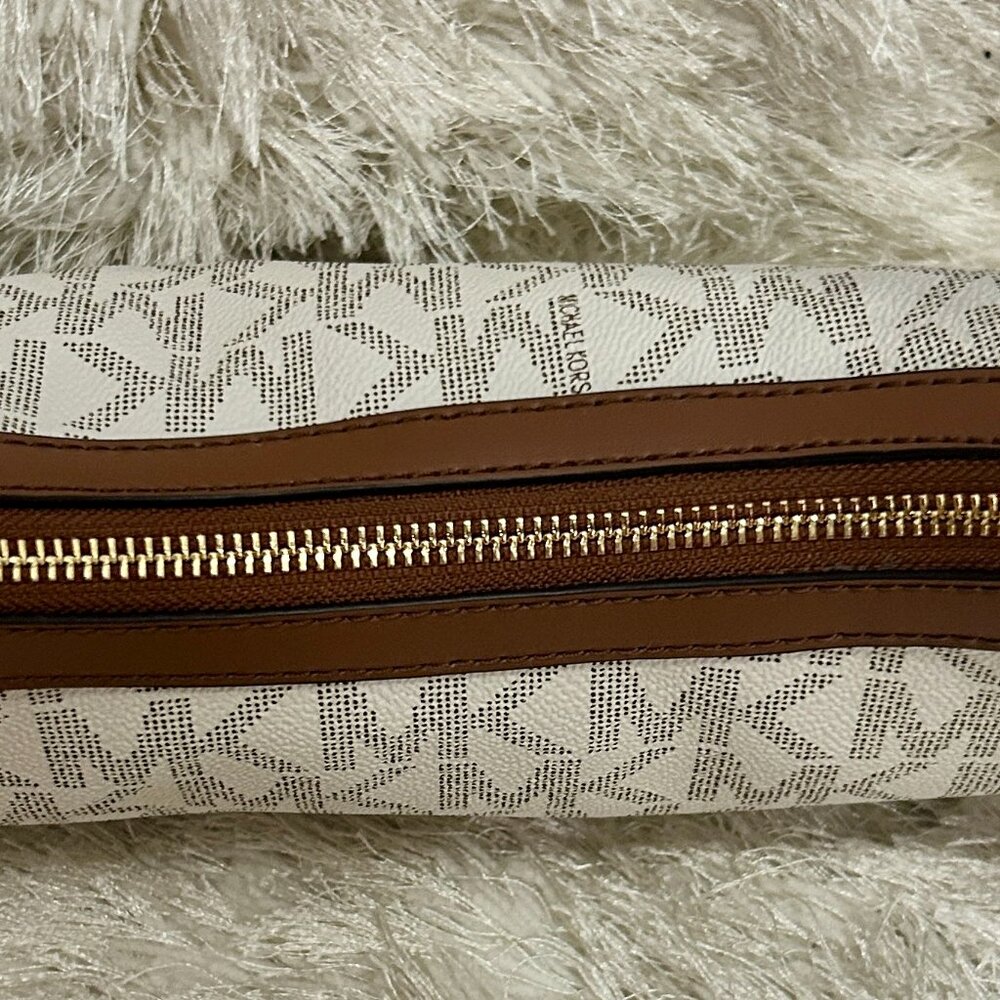 Michael Kors Maeve MD Pouchette (Beige & Brown) NWT - Picture 6 of 7